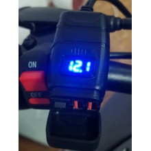 Мото USB зарядний пристрій з вольтметром на кермо - MotoMax 854, IP 65, Quick Charge, 6-30V, 3,4А Мото USB зарядний пристрій з вольтметром на кермо - MotoMax 854, IP 65, Quick Charge, 6-30V, 3,4А