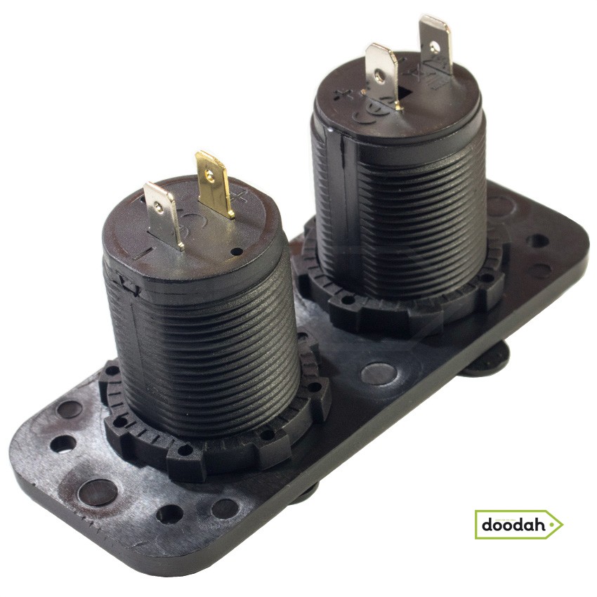 Авто / Мото USB зарядний пристрій Recessed Twin Charging з прикурювачем, IP54, 2,1А. Гарантія 6 міс.