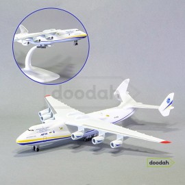 Модель літака Ан-225 (Антонов 225 Мрія) 1:400 - VAY + подарункова коробка Модель літака Ан-225 (Антонов 225 Мрія) 1:400 - VAY + подарункова коробка